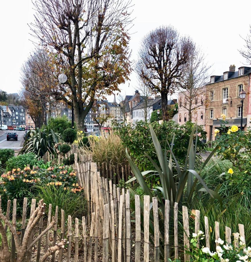 Bed and breakfast COTE PECHEUR A Honfleur Extérieur photo